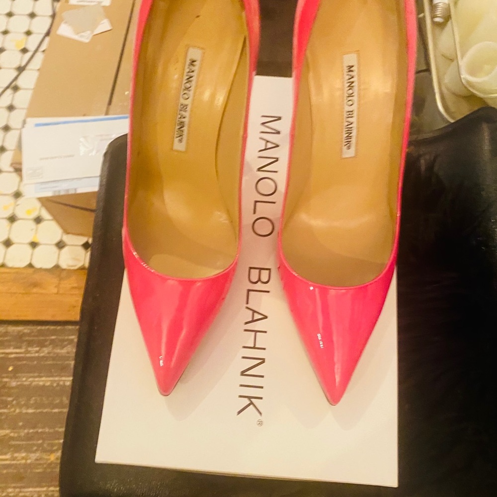 Manolo Blahnik pink patent heels - Picture 5 of 15